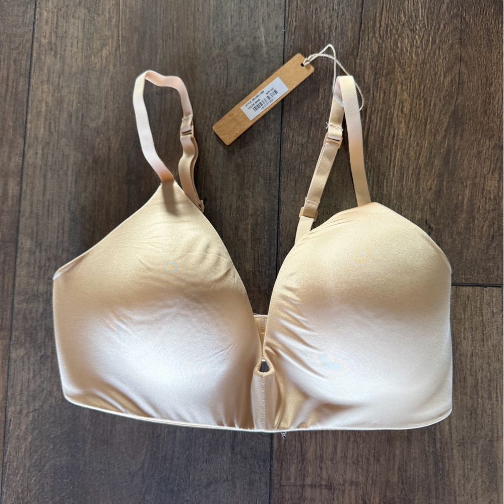Skims smoothing wireless bra 34C NWT